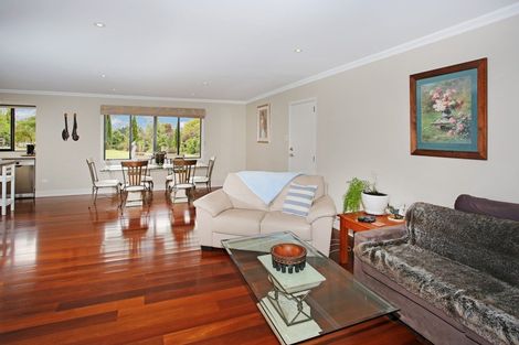 Photo of property in 2 Raukawa Grove, Waiuku, 2123