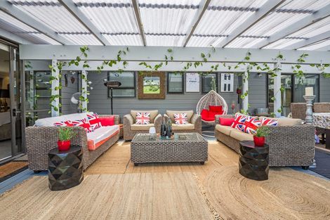 Photo of property in 39 Saunders Close, Whitby, Porirua, 5024