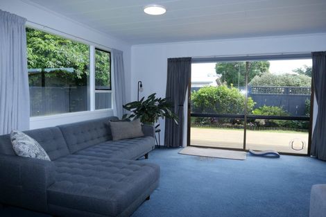 Photo of property in 7b Cypress Grove, Paraparaumu, 5032