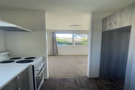 Photo of property in 42 Claverdon Drive, Massey, Auckland, 0614