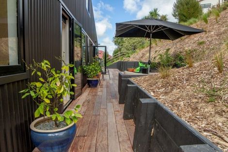 Photo of property in 17 Harkess Lane, Lyttelton, 8082
