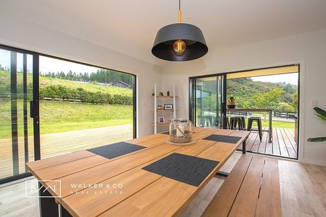 Photo of property in 47 Mount Marua Drive, Maymorn, Upper Hutt, 5018