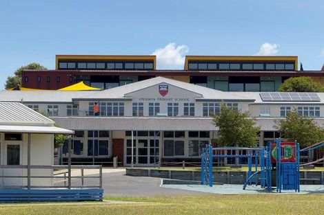 Photo of property in 1/8 Baird Street, Howick, Auckland, 2014