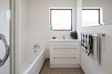 Photo of property in 166 Racecourse Road, Cambridge, 3493