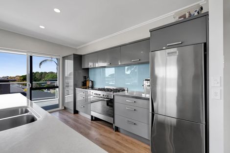 Photo of property in 18 Parkvue Drive, Bell Block, New Plymouth, 4312