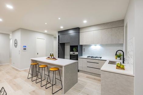 Photo of property in 41 Lumbarda Drive, Kumeu, 0810