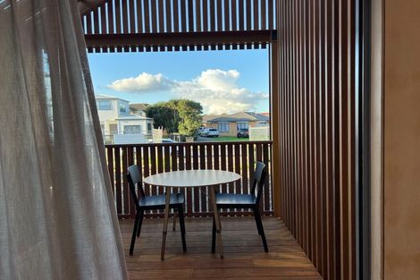 Photo of property in 25 Nicholas Gibbons Drive, Clendon Park, Auckland, 2103