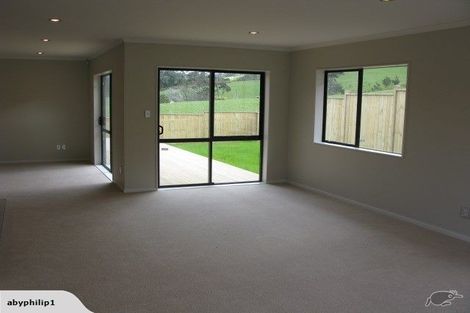 Photo of property in 80 South Kensington Way, Henderson, Auckland, 0612