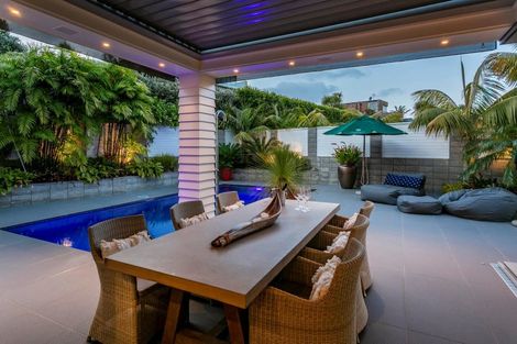 Photo of property in 58a Peter Terrace, Castor Bay, Auckland, 0620