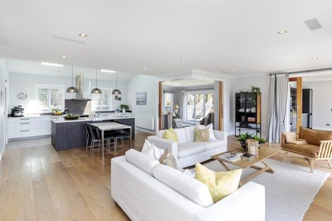 Photo of property in 6 Rushden Rise, Westmorland, Christchurch, 8025