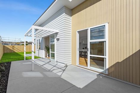 Photo of property in 23 Symes Drive, Red Beach, 0932