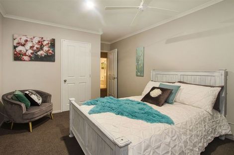 Photo of property in 25 Cape Vista Crescent, Pukekohe, 2120