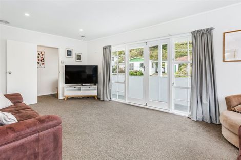 Photo of property in 3 Findhorn Place, Papakowhai, Porirua, 5024