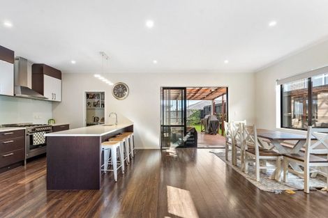 Photo of property in 180 Jutland Road, Pukekohe, 2120