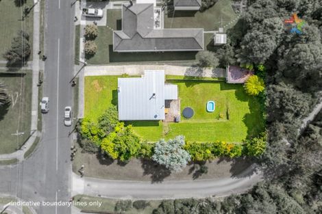 Photo of property in 77 Horoeka Street, Stokes Valley, Lower Hutt, 5019