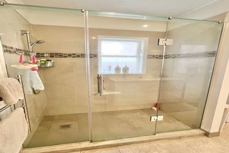 Photo of property in 1/8 Tawera Road, Greenlane, Auckland, 1051