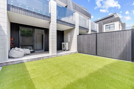 Photo of property in 8/2 Stewart Street, Raglan, 3225