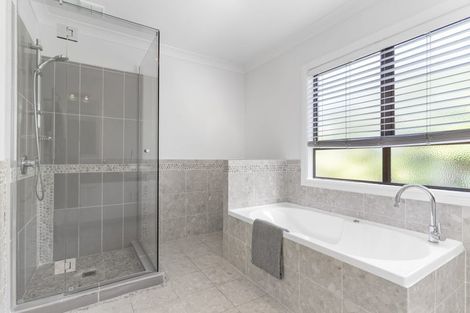 Photo of property in 55 Seaton Road, Murrays Bay, Auckland, 0630