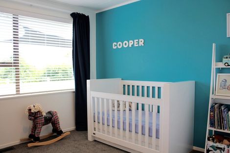 Photo of property in 99c Captain Scott Road, Glen Eden, Auckland, 0602