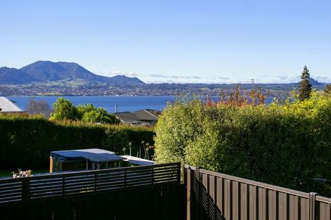 Photo of property in 11 Besley Place, Acacia Bay, Taupo, 3330