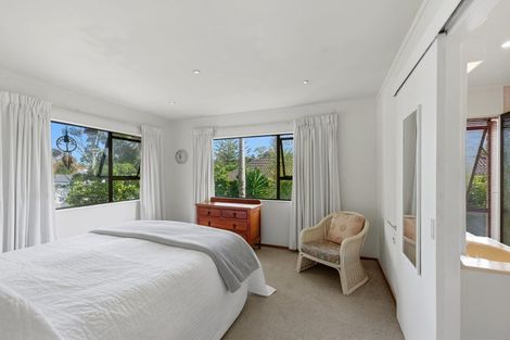 Photo of property in 2 Geoffrey Road, Torbay, Auckland, 0630
