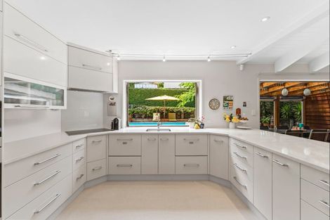 Photo of property in 9 Grand View Road, Leigh, 0985