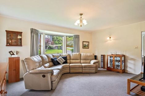 Photo of property in 16 Blue Mountains Road, Silverstream, Upper Hutt, 5019