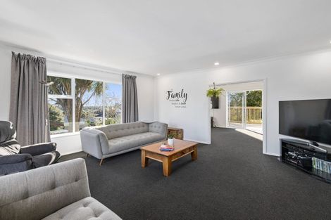 Photo of property in 17 Ruru Street, Waikanae, 5036