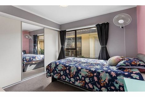 Photo of property in 3 Voltaire Court, Botany Downs, Auckland, 2010