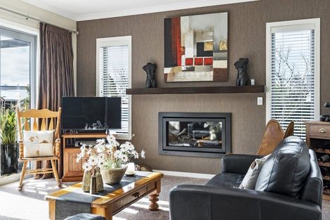 Photo of property in 7b Royal Heights, Glen Avon, New Plymouth, 4312
