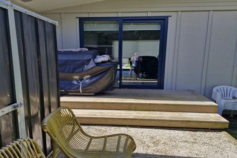 Photo of property in 7 Kapuka Road, Mangere Bridge, Auckland, 2022