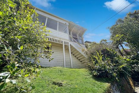 Photo of property in 150 Kelburn Parade, Kelburn, Wellington, 6012