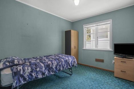Photo of property in 52 Dover Road, Wainuiomata, Lower Hutt, 5014