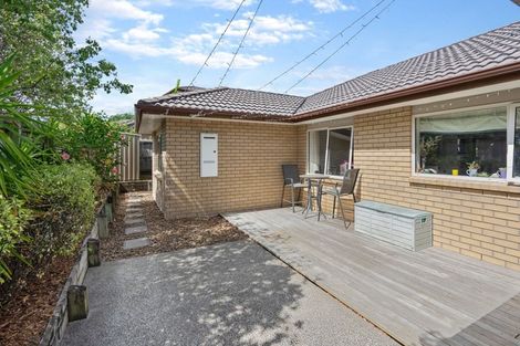 Photo of property in 25 Saltwood Street, Red Beach, 0932