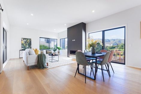 Photo of property in 21 Ferndale Drive, Waikanae, 5036
