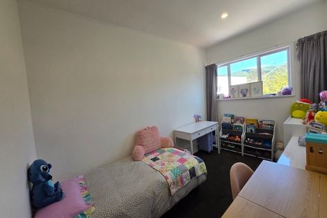 Photo of property in 64 Athlone Crescent, Avalon, Lower Hutt, 5011