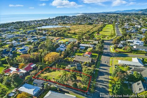 Photo of property in 53 Queens Road, Waikanae Beach, Waikanae, 5036