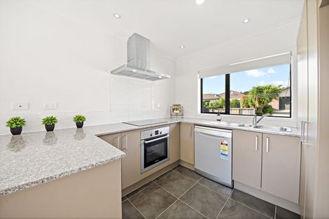 Photo of property in 33 Willowgrange Place, Pukekohe, 2120