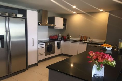 Photo of property in Cayman Apartments, 292b4 Maunganui Road, Mount Maunganui, 3116