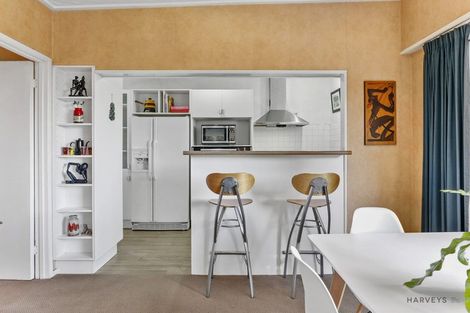 Photo of property in 94 Takahe Road, Titirangi, Auckland, 0604