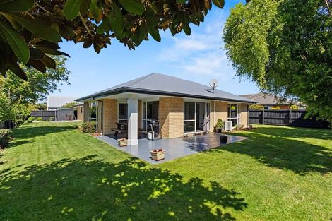 Photo of property in 6 Rawei Place, Harewood, Christchurch, 8051