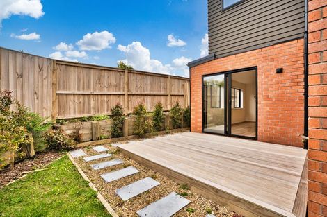 Photo of property in 2/5 Marsh Avenue, Forrest Hill, Auckland, 0620