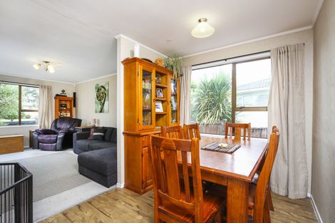 Photo of property in 13 Luanda Drive, Ranui, Auckland, 0612