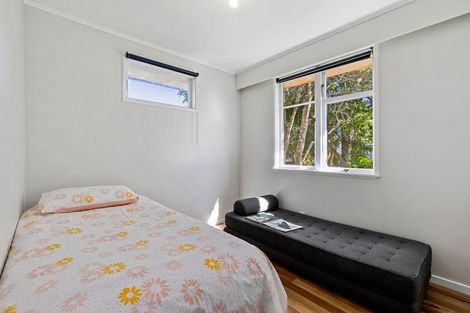 Photo of property in 16 William Bond Street, Stanley Point, Auckland, 0624