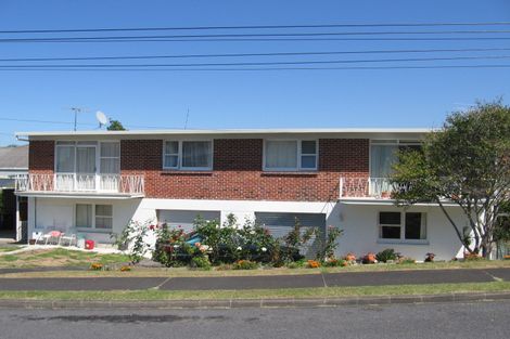 Photo of property in 14 Brighton Terrace, Murrays Bay, Auckland, 0630