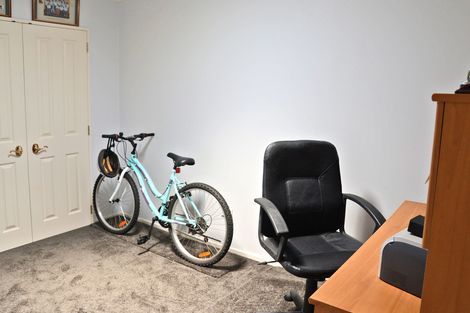 Photo of property in 2 Flora Place, Wattle Downs, Auckland, 2103