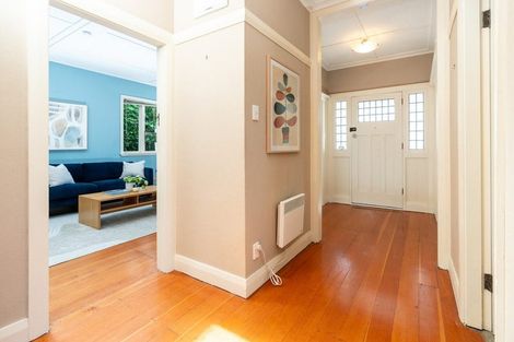 Photo of property in 25 Omar Street, Khandallah, Wellington, 6035