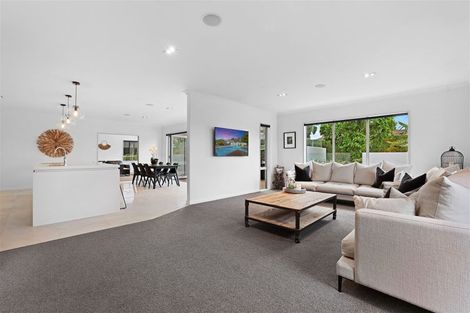 Photo of property in 43 Oakgrove Drive, Rangiora, 7400