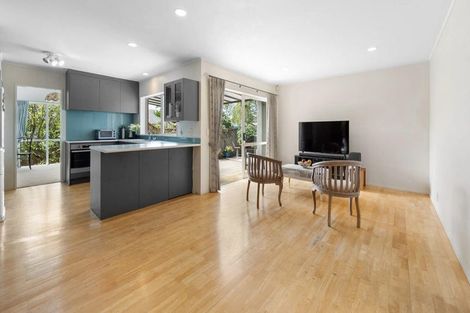 Photo of property in 18 Amberwood Drive, Northpark, Auckland, 2013