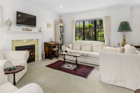 Photo of property in 1/274 East Coast Road, Forrest Hill, Auckland, 0620